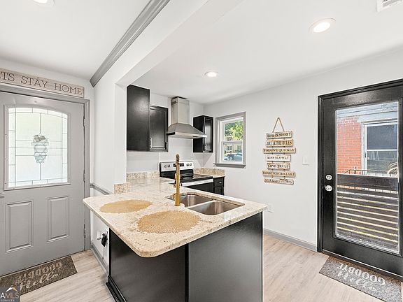 5th image of 436 W Lake Ave NW
