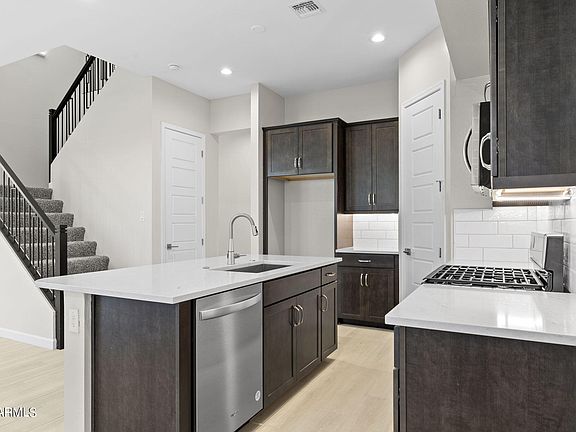 5th image of 5030 E Hartford Avenue