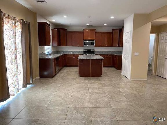 5th image of 257 W Santa Rosalia Dr