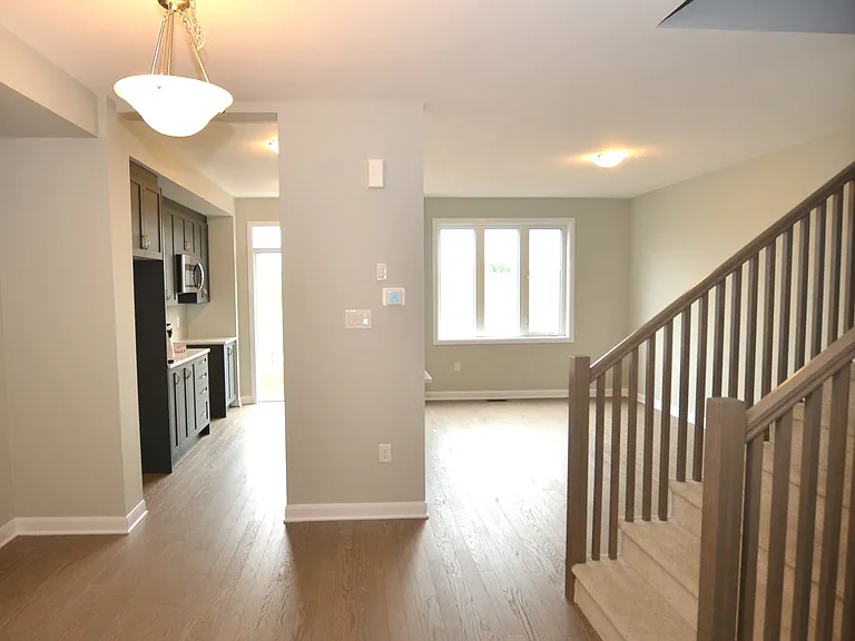 326 Gisborne Pl — Photo 4