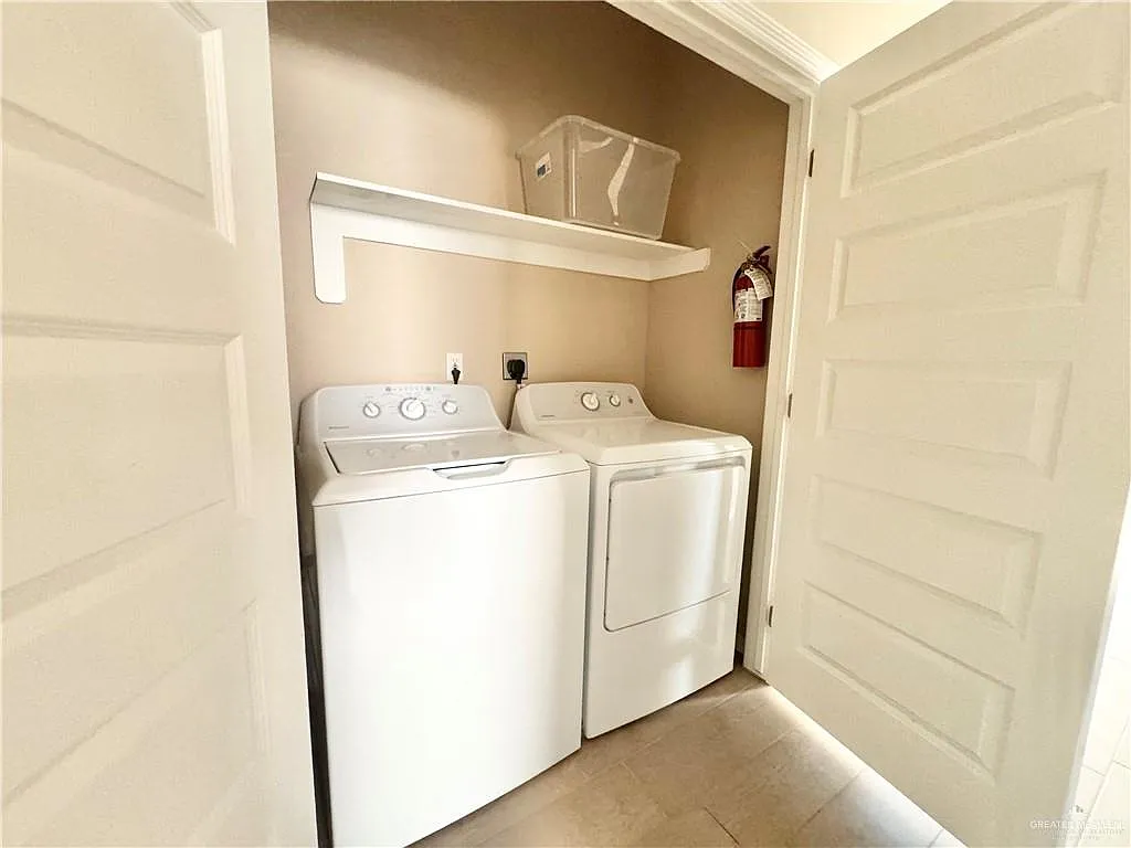 3 bed, 2.0 bath, 1015 sqft, $1,200 — Photo 4