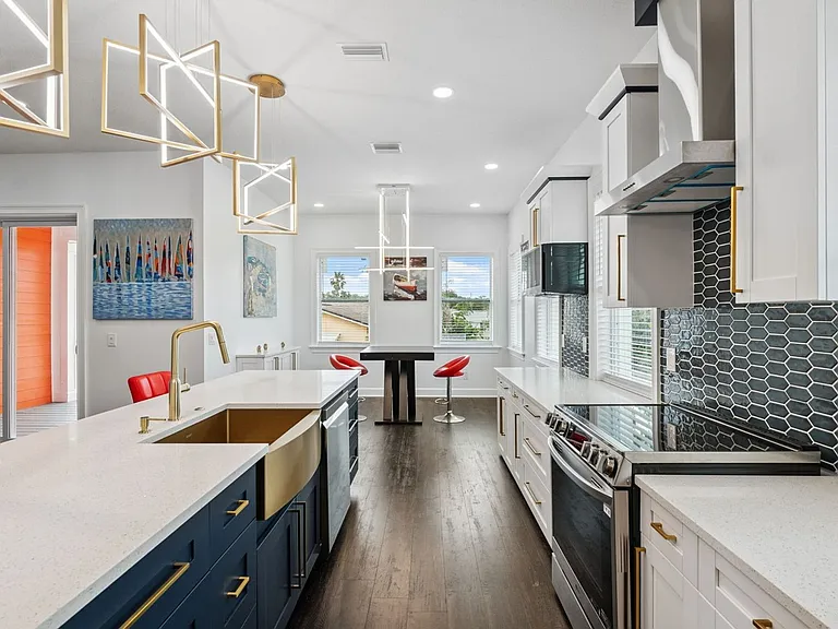 8605 Inwood Dr — Photo 3