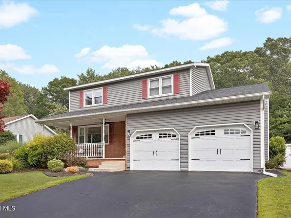 25 Concord Drive, Niskayuna, NY 12309