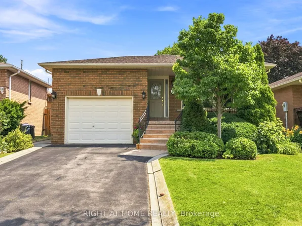 39 Dante Ct, Vaughan, ON L4L 7V5