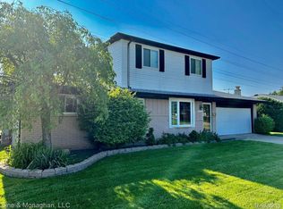 33323 McCoy Dr, Sterling Heights, MI 48312