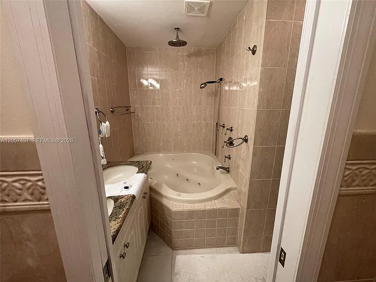 6339 Bay Club Dr #2 — Photo 21