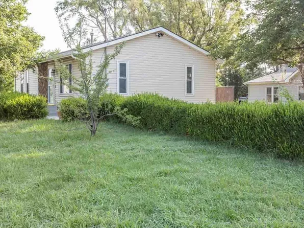108 E South St, Goddard, KS 67052