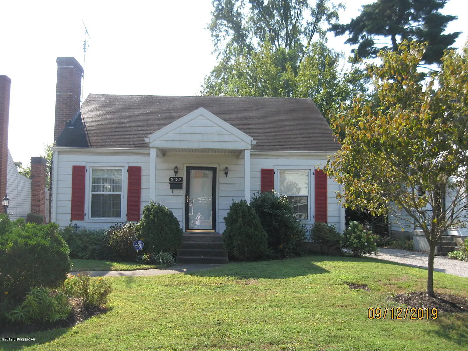 3432 Warner Ave photo 1