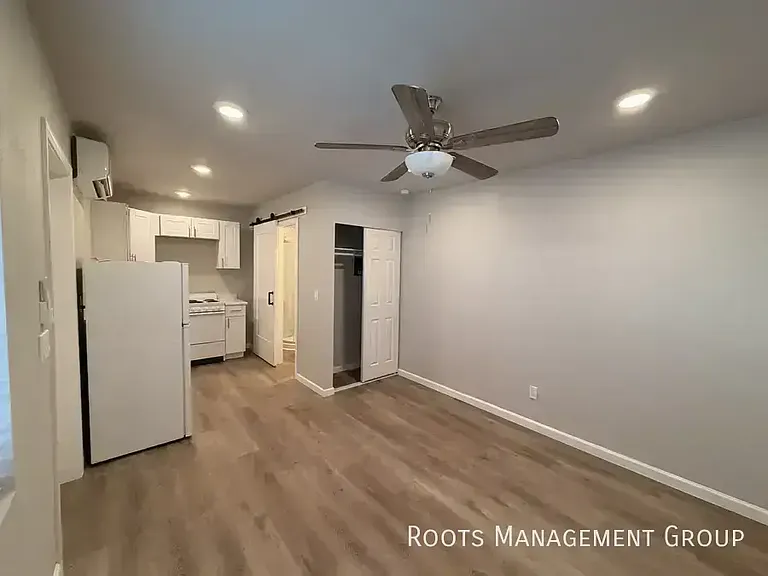 1608 E Main St #2 — Photo 2