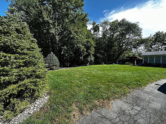 4th image of 16 Finneran Ln