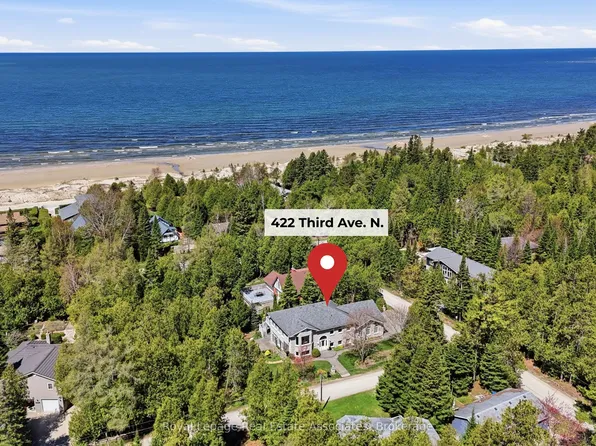 422 3rd Ave N, South Bruce Peninsula, ON N0H 2G0