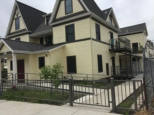 535 Ryman St — Photo 3