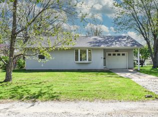218 N 2nd Ave, Chenoa, IL
