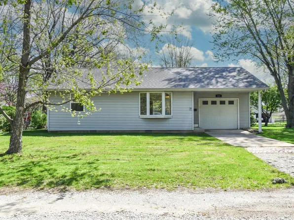 218 N 2nd Ave, Chenoa, IL 61726
