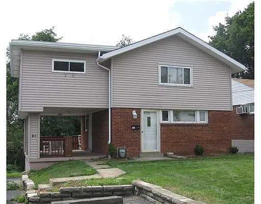 221 Kingston Dr photo 1