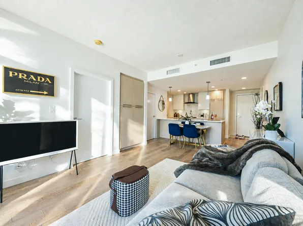 4963 Cambie St #304, Vancouver, BC V5Z 0H5