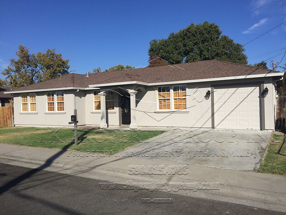 3560 Shelden Street Front of Home