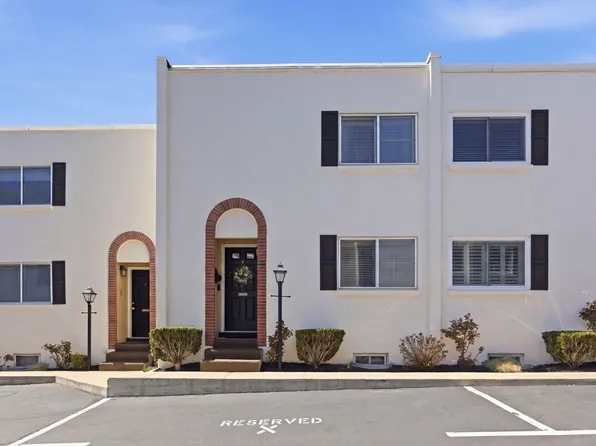 1 Charles St APT X, Reading, MA 01867