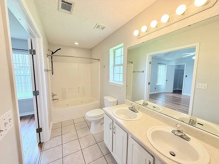 6183 Ashton Woods Cir — Photo 6