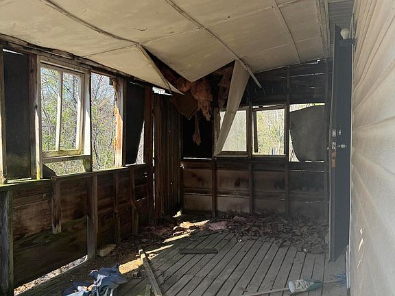 3rd image of 257 Robin Drive