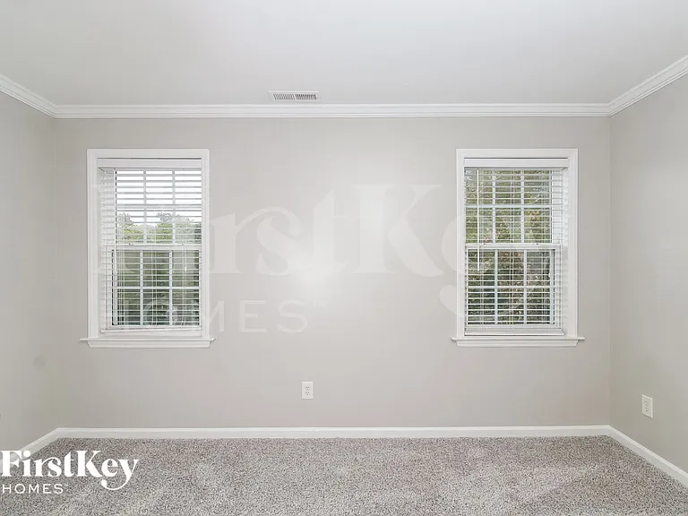 6590 Lake Dale Way — Photo 7