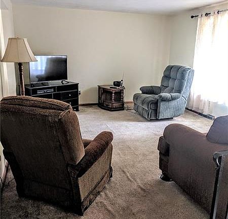 4th image of 131 Franklin Dr