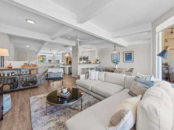 2335 Caringa Way Unit 18, Carlsbad, CA 92009