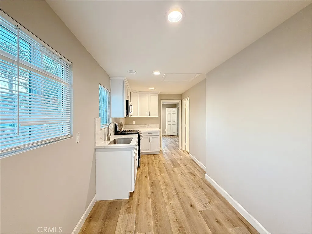 Building Photo - 516 E D St #B