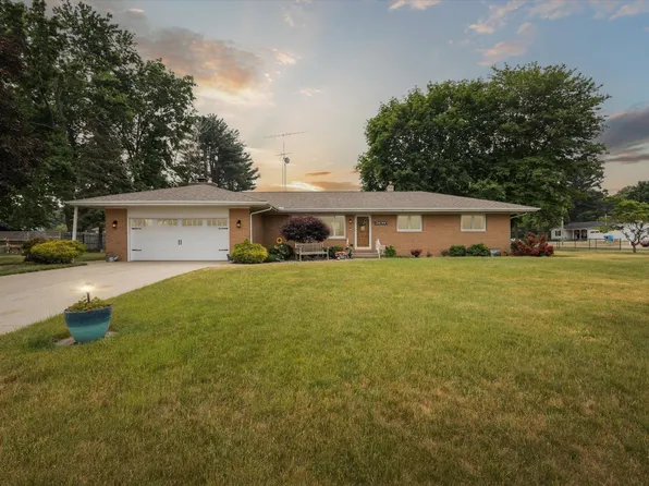 26144 Lakeview Dr, South Bend, IN 46619