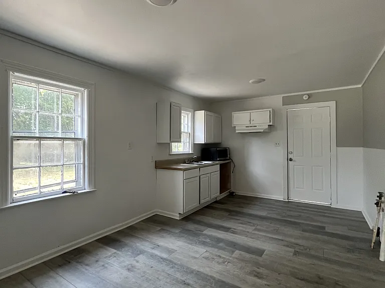 319 W Cooper St — Photo 5