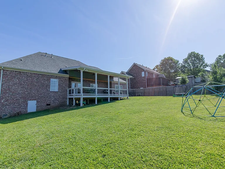 122 Buckhaven Dr — Photo 50