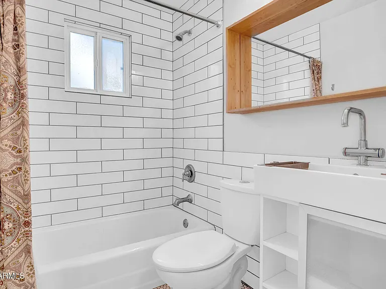 821 N 3rd St #9 — Photo 12
