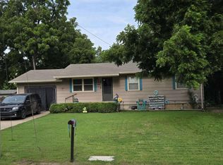 708 N Elm St, Abilene, KS 67410