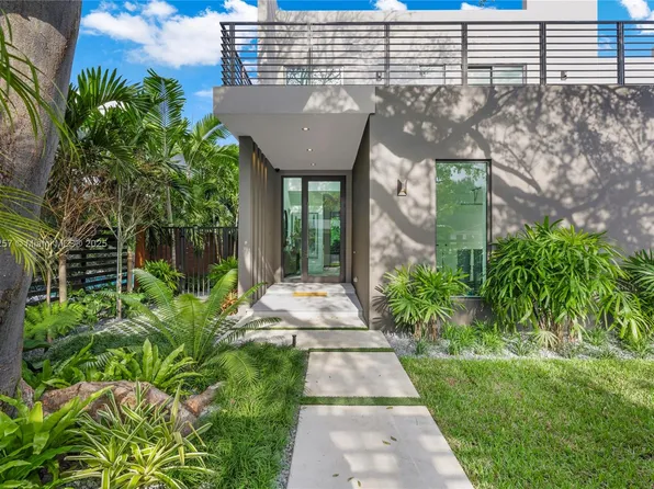 3025 Aviation Ave, Miami, FL 33133