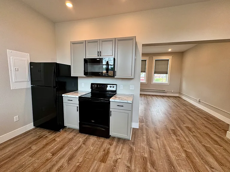 127 1st St SE #1 — Photo 5