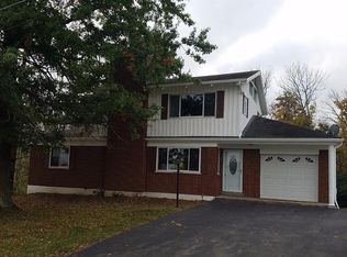102 Hillcrest Dr, Aurora, IN 47001