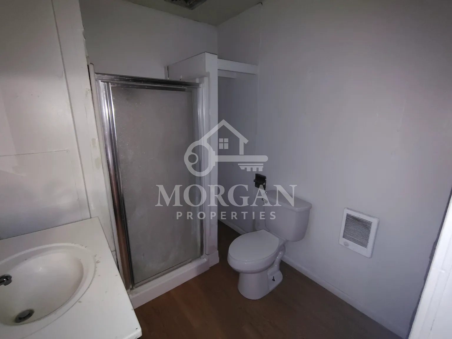317 1/2 N Harrison St Alexandria - 1/2 — Photo 4