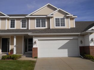 9921 Cheshire Ln, Johnston, IA 50131