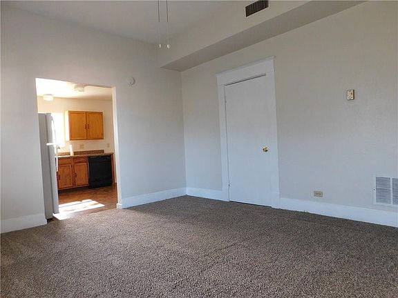 3rd image of 409 W Franklin St APT 1