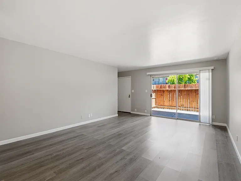 340 Industrial Parkway — Photo 8