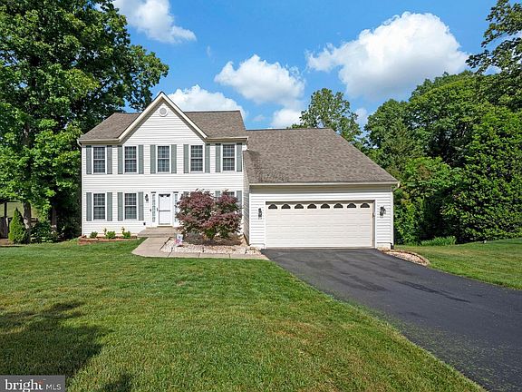 2nd image of 5 Oliver Ct