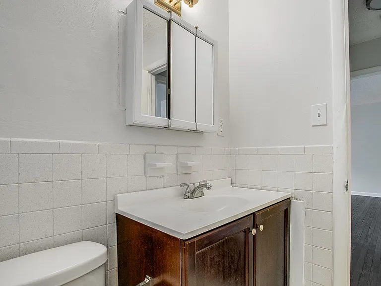 3604 E 61st St — Photo 45