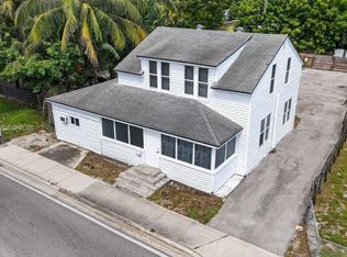 220 SW 16th St, Dania, FL 33004