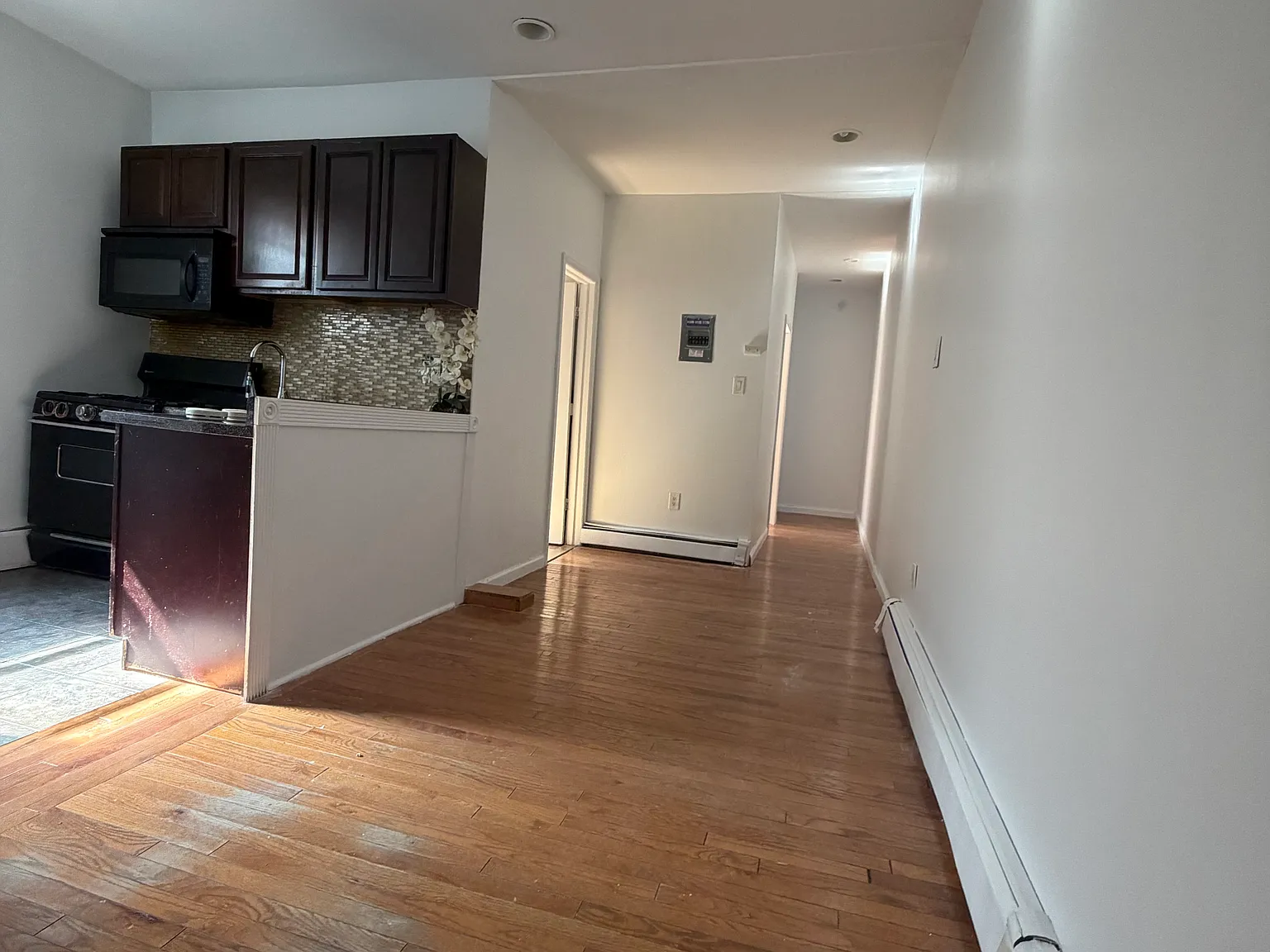 2 bed, 1000 sqft, $1,850 — Photo 4