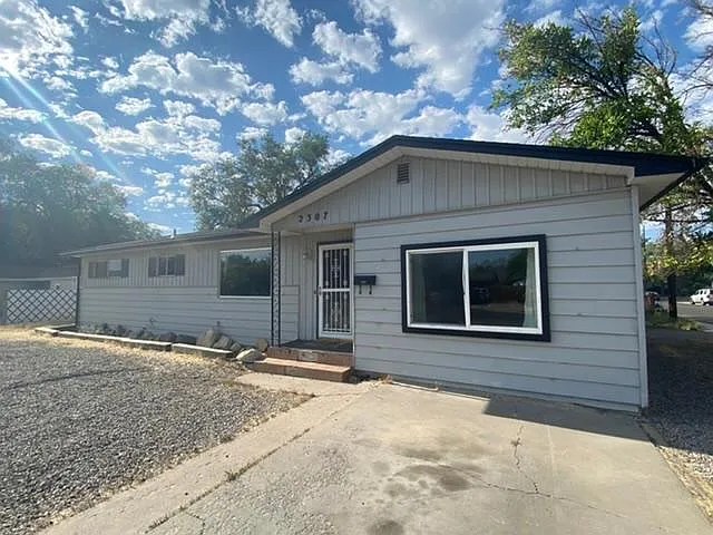 2307 Orchard Ave — Photo 3
