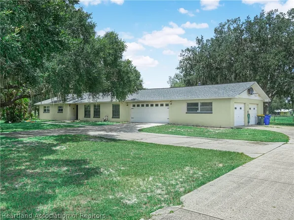 2120 Lake Josephine Dr, Sebring, FL 33875