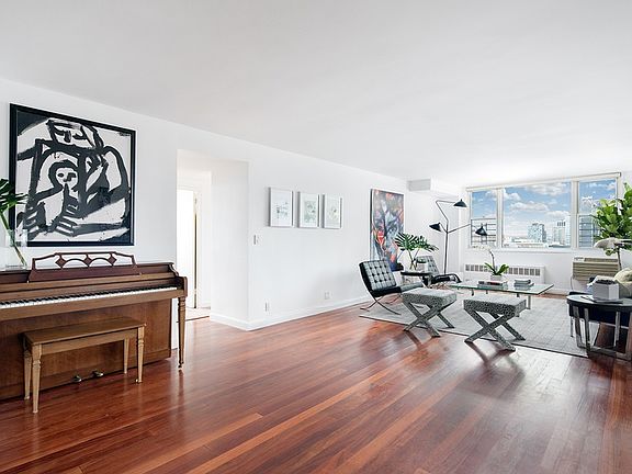 3rd image of 61 Jane St #16PN