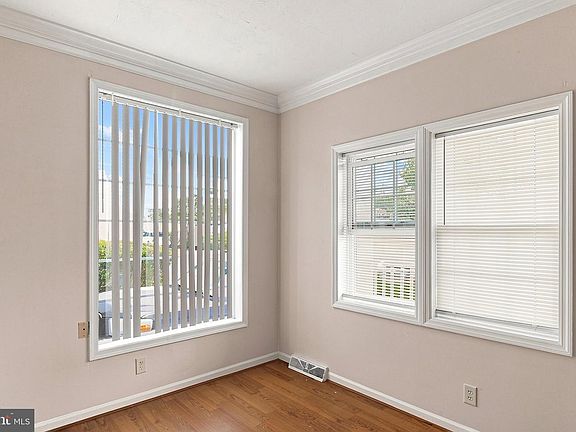 5th image of 7661 Bluff Point Ln