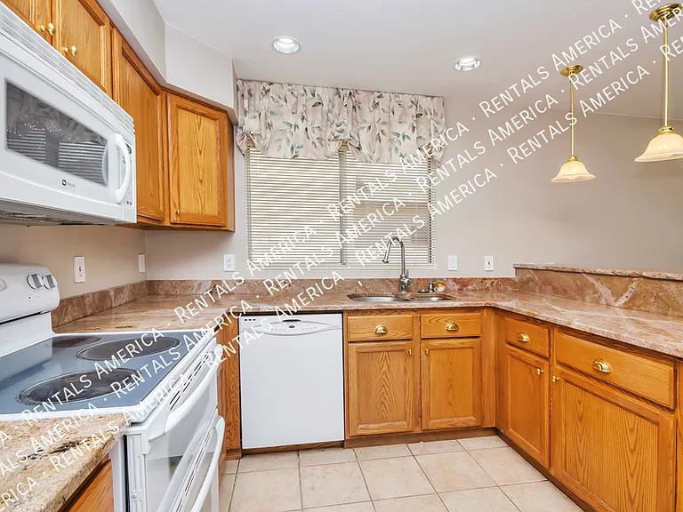 7620 S Trumpet Vine Ave — Photo 6