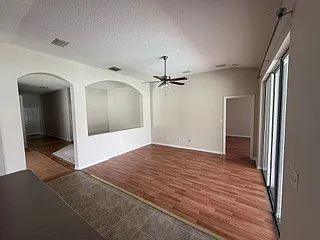 804 Leeshore Ct — Photo 4